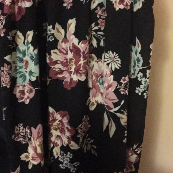 Black florar dress - Picture 3 of 3